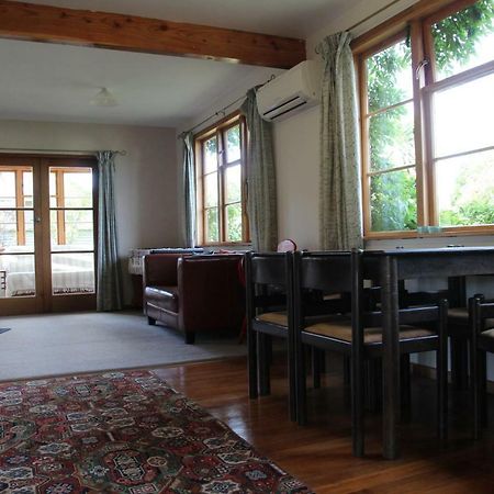 Batch With A View Villa Te Anau Bagian luar foto