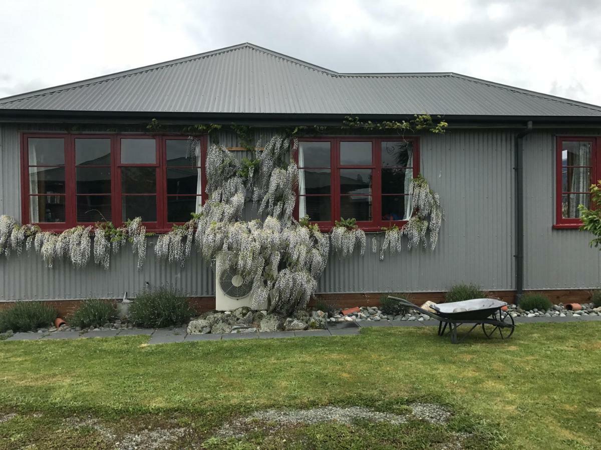 Batch With A View Villa Te Anau Bagian luar foto