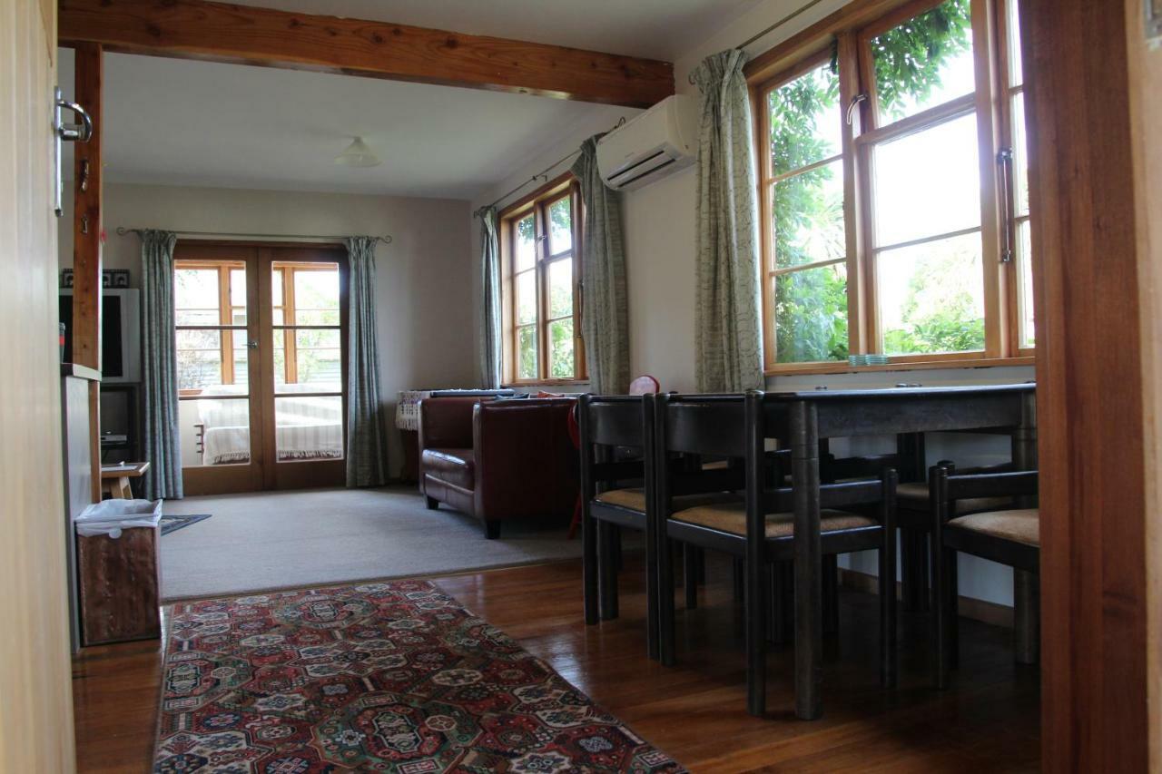 Batch With A View Villa Te Anau Bagian luar foto