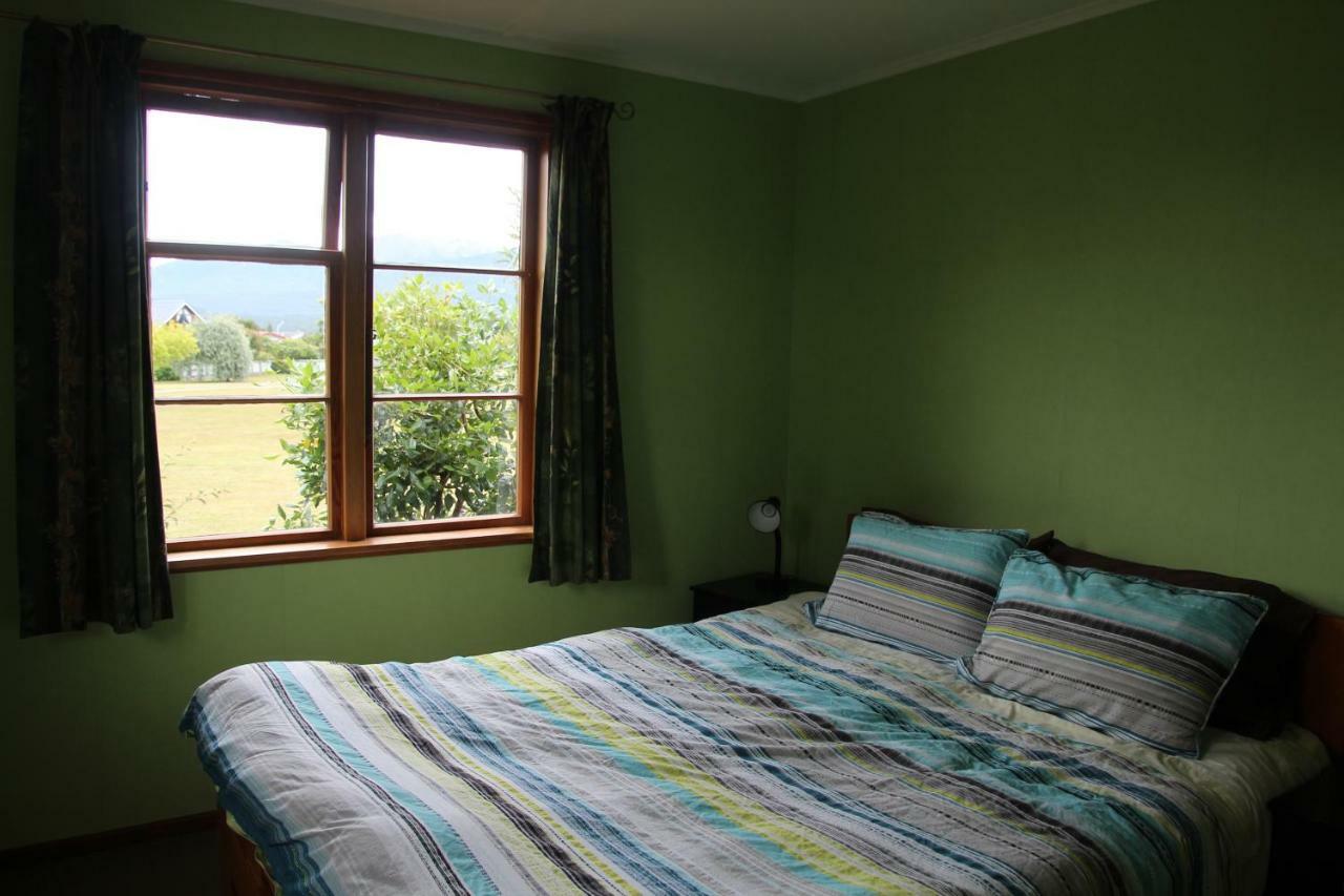 Batch With A View Villa Te Anau Bagian luar foto