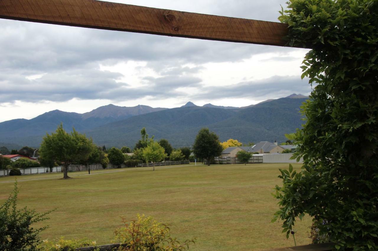 Batch With A View Villa Te Anau Bagian luar foto